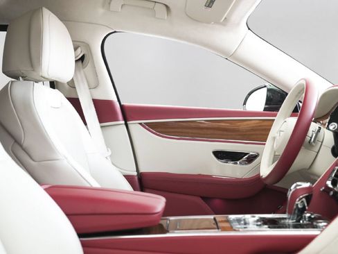 Used 2023 Bentley Flying Spur V8 AWD/4WD image 43