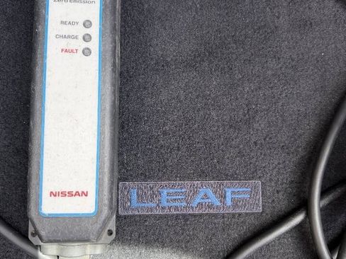Used 2018 Nissan Leaf SV w/ SV All Weather Package FWD image 21