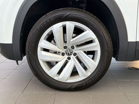 Used 2023 Volkswagen Atlas Cross Sport SE FWD image 12