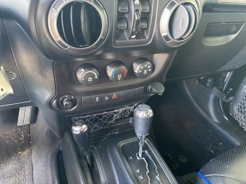 Used 2018 Jeep Wrangler Unlimited Sport S image 2