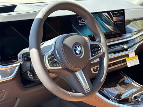 New 2026 BMW X5 xDrive50e w/ Executive Package image 2