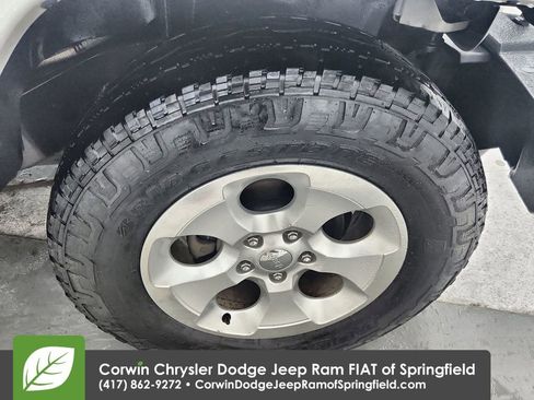 Used 2013 Jeep Wrangler Unlimited Sahara w/ Connectivity Group AWD/4WD image 30
