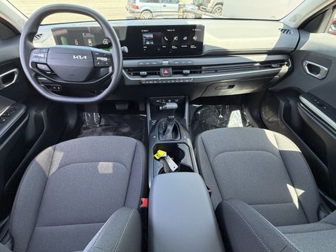 Certified 2025 Kia K4 FWD image 25