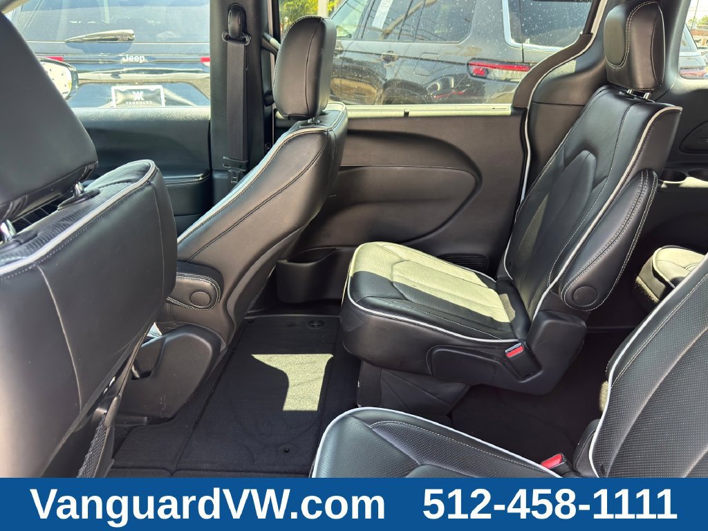 Used 2026 Chrysler Pacifica Limited FWD image 28