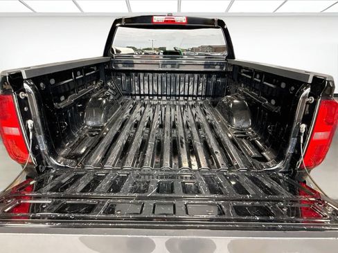 Used 2015 Chevrolet Colorado Z71 AWD/4WD image 25