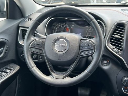 Used 2019 Jeep Cherokee Trailhawk AWD/4WD image 39