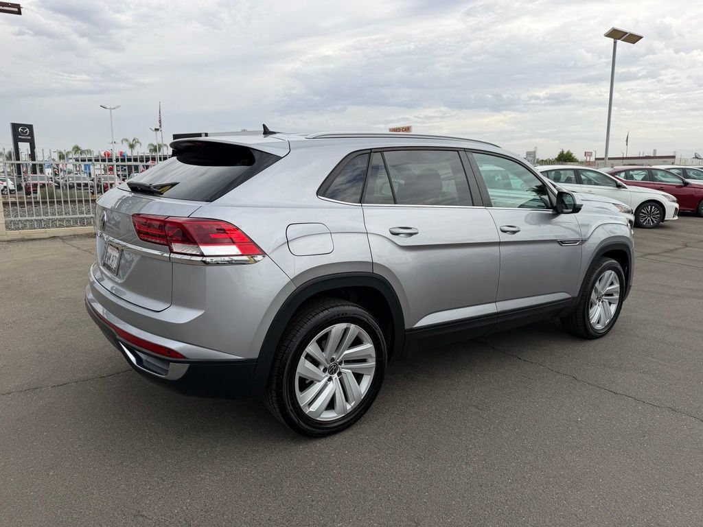 Used 2021 Volkswagen Atlas Cross Sport SE FWD image 6