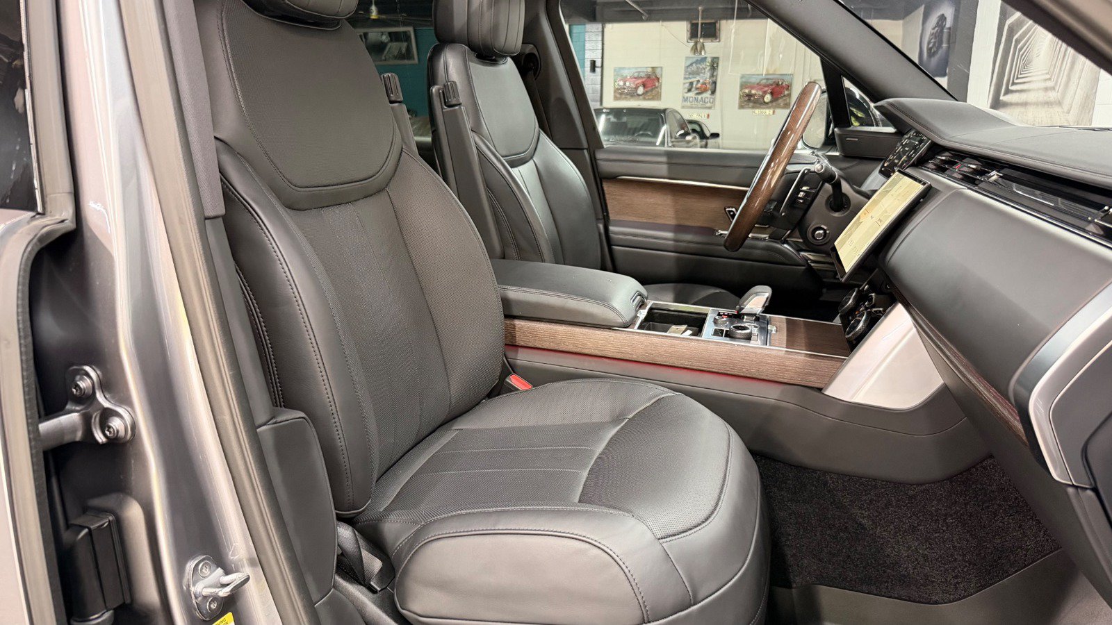 Used 2023 Land Rover Range Rover SE AWD/4WD image 39