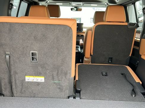 New 2025 Volkswagen ID. Buzz Pro S Plus AWD/4WD image 20