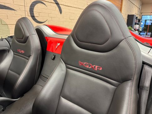 Used 2008 Pontiac Solstice GXP w/ Premium Package image 25