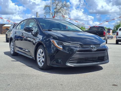 Used 2024 Toyota Corolla LE FWD image 24