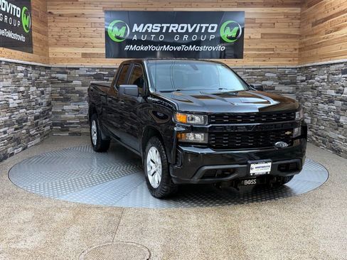 Used 2019 Chevrolet Silverado 1500 Custom w/ Custom Convenience Package image 2
