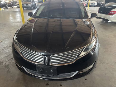 Used 2013 Lincoln MKZ image 1
