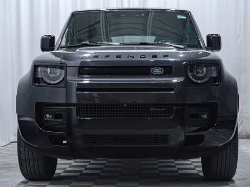 Used 2023 Land Rover Defender 110 X-Dynamic SE image 6