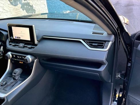 Certified 2025 Toyota RAV4 LE image 18