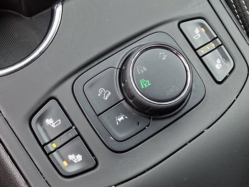 Used 2024 GMC Terrain SLE w/ Driver Convenience Package AWD/4WD image 22