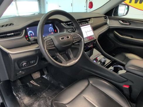 Used 2023 Jeep Grand Cherokee Limited AWD/4WD image 11