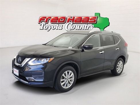 Used 2019 Nissan Rogue SV image 1