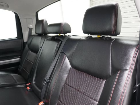 Used 2018 Toyota Tundra SR5 w/ SR5 Upgrade Package AWD/4WD image 13