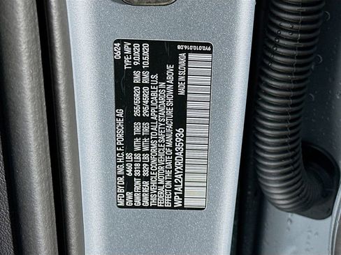 Used 2024 Porsche Cayenne S image 35