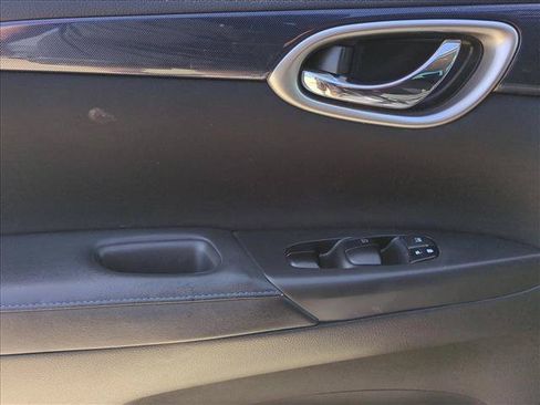 Used 2016 Nissan Sentra SR FWD image 11