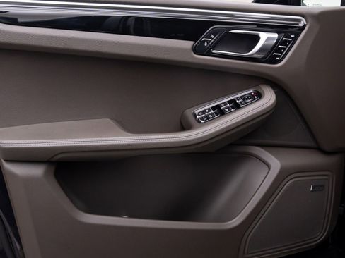 Used 2017 Porsche Macan S image 13