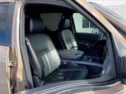Used 2021 Nissan Titan PRO-4X w/ Pro-4x Convenience Package AWD/4WD image 13