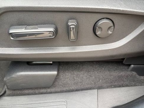 Used 2025 Honda Pilot Sport image 17