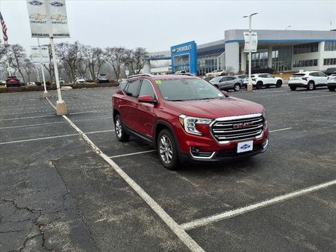 Used 2022 GMC Terrain SLT image 1