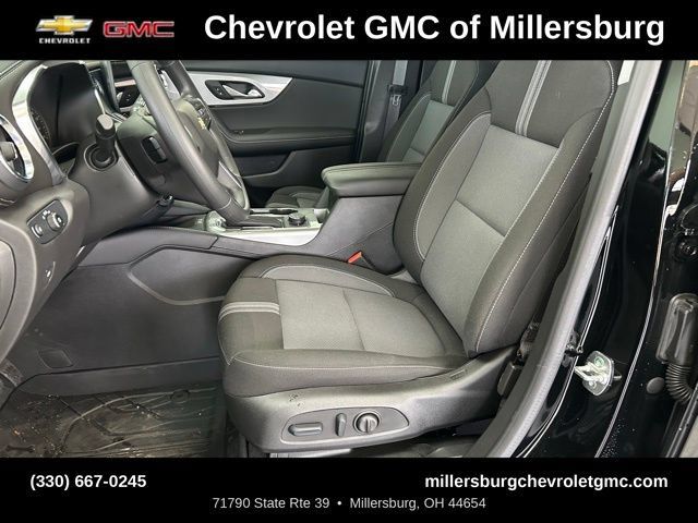 New 2025 Chevrolet Blazer LT w/ Convenience Package FWD image 14