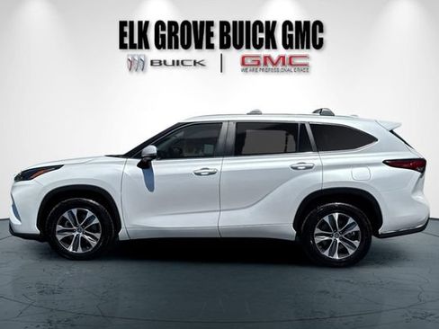 Used 2023 Toyota Highlander XLE FWD image 7