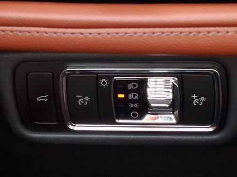 Certified 2025 Lincoln Aviator Reserve w/ Jet Appearance Package RWD image 25