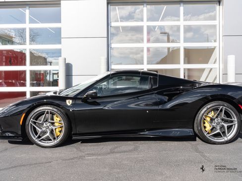 Certified 2021 Ferrari F8 Tributo image 3