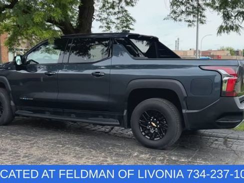 Certified 2025 Chevrolet Silverado EV LT AWD/4WD image 6