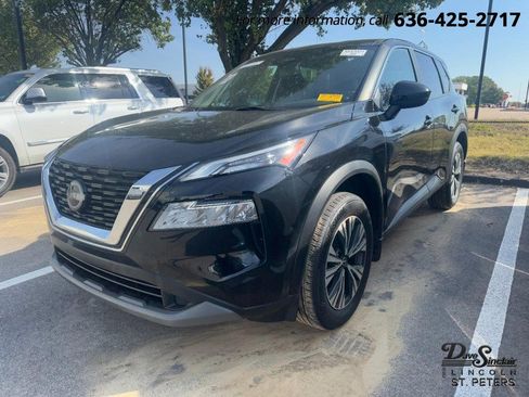 Used 2023 Nissan Rogue SV image 1