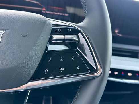 New 2026 Cadillac Optiq Luxury 1 image 19