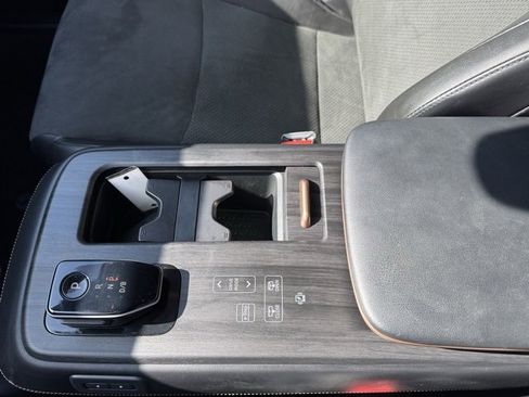 Used 2023 Nissan Ariya FWD image 20
