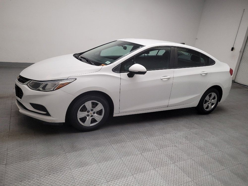 Used 2018 Chevrolet Cruze LS FWD image 2
