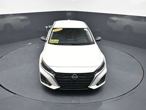Used 2025 Nissan Altima 2.5 SV FWD image 32