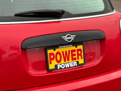 Used 2021 MINI Cooper 2-Door Hardtop w/ Storage Package image 25