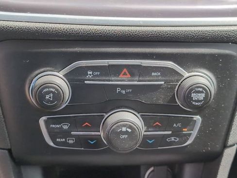 Used 2015 Dodge Charger SE w/ Sport Appearance Group RWD image 18