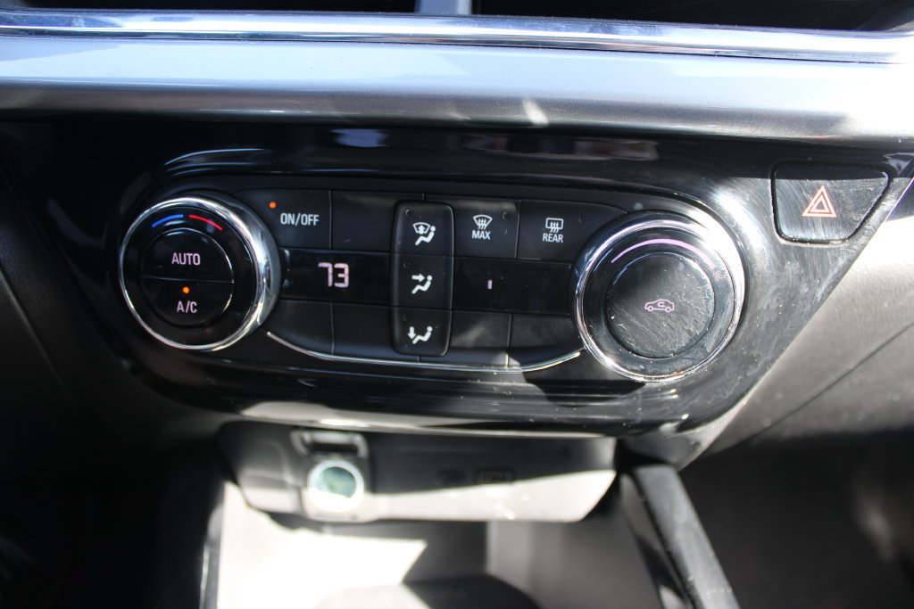 Used 2025 Chevrolet Trax LT FWD image 33
