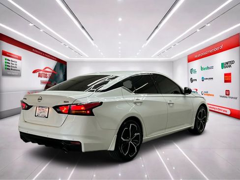 Used 2024 Nissan Altima 2.5 SR w/ SR Premium Package FWD image 8