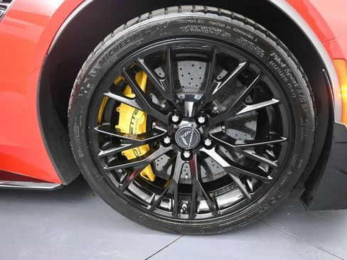 Used 2016 Chevrolet Corvette Z06 w/ 3LZ Preferred Equipment Group RWD image 44