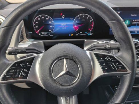 Used 2024 Mercedes-Benz GLB 250 image 26