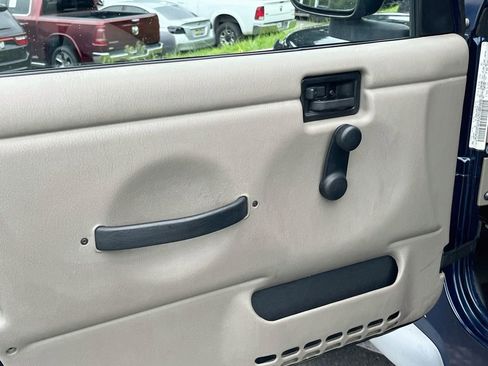 Used 2004 Jeep Wrangler 4WD w/ Dual Top Group image 15