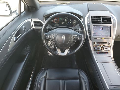 Used 2020 Lincoln MKZ image 17