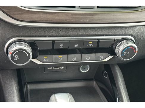 Used 2024 Nissan Altima 2.5 SV FWD image 21