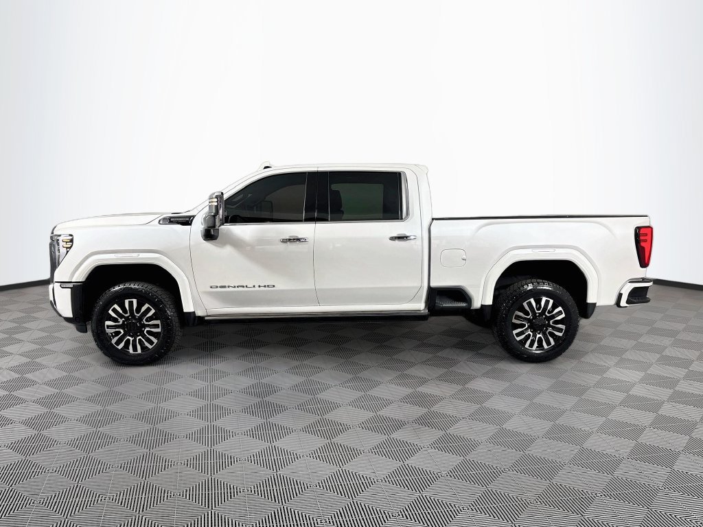 Used 2024 GMC Sierra 2500 Denali Ultimate AWD/4WD image 4