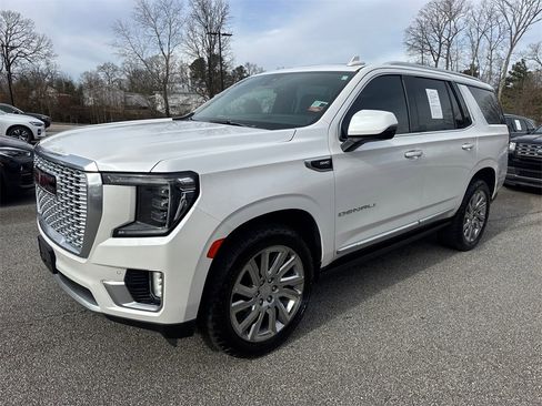 Used 2021 GMC Yukon Denali w/ LPO, Illumination Package image 3